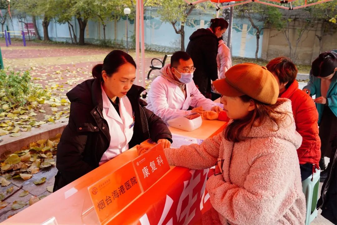 通用(yòng)健康行丨我院走进長(cháng)生社區(qū)“便民(mín)服務(wù)大集”提供义诊服務(wù)